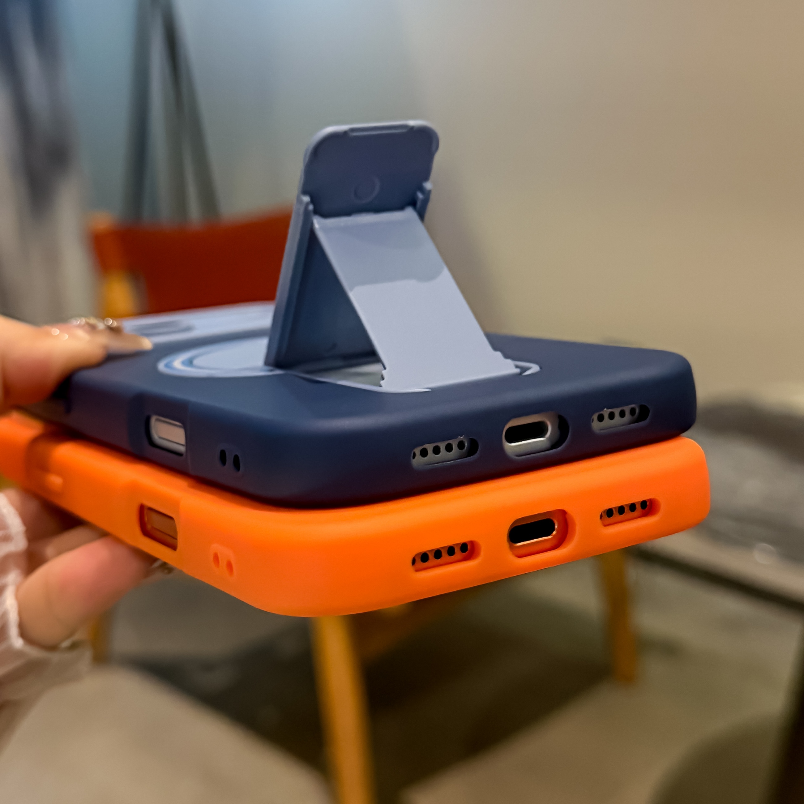 Luxury Fold Stand Holder Shock - Magnetic Charging Stand recensione e prezzo