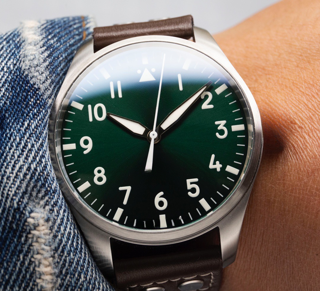 Young Men Sport Watch Digital  - Ceramic Link Bracelet recensione e prezzo
